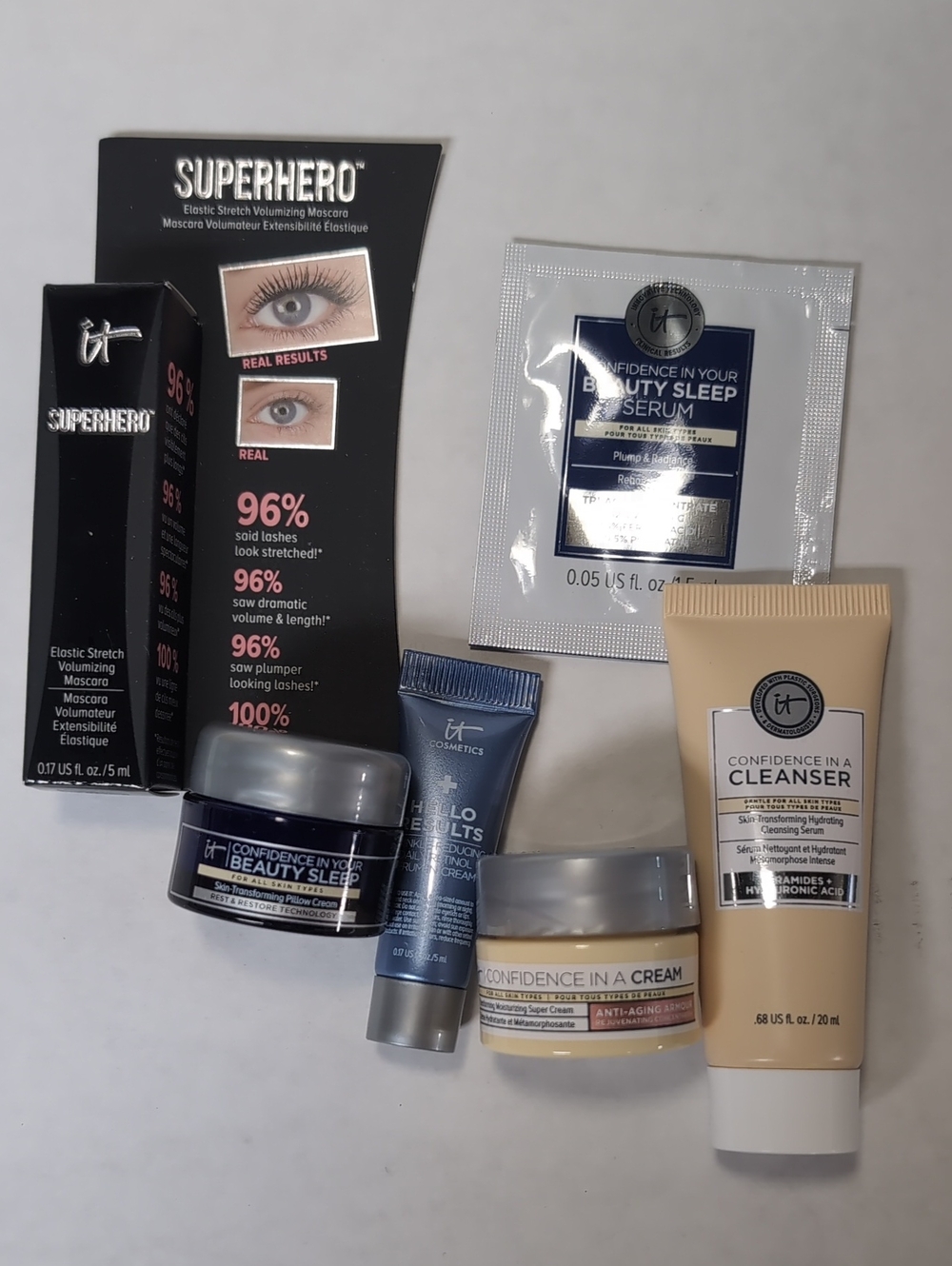 it cosmetics Sampler  Set